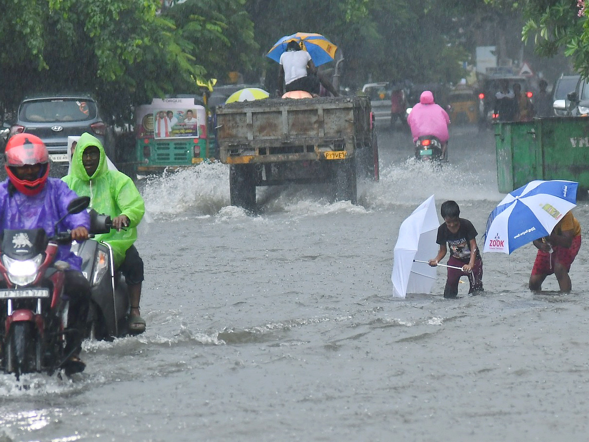 Heavy rains cause disruption in several parts of Andhra Pradesh Photos23