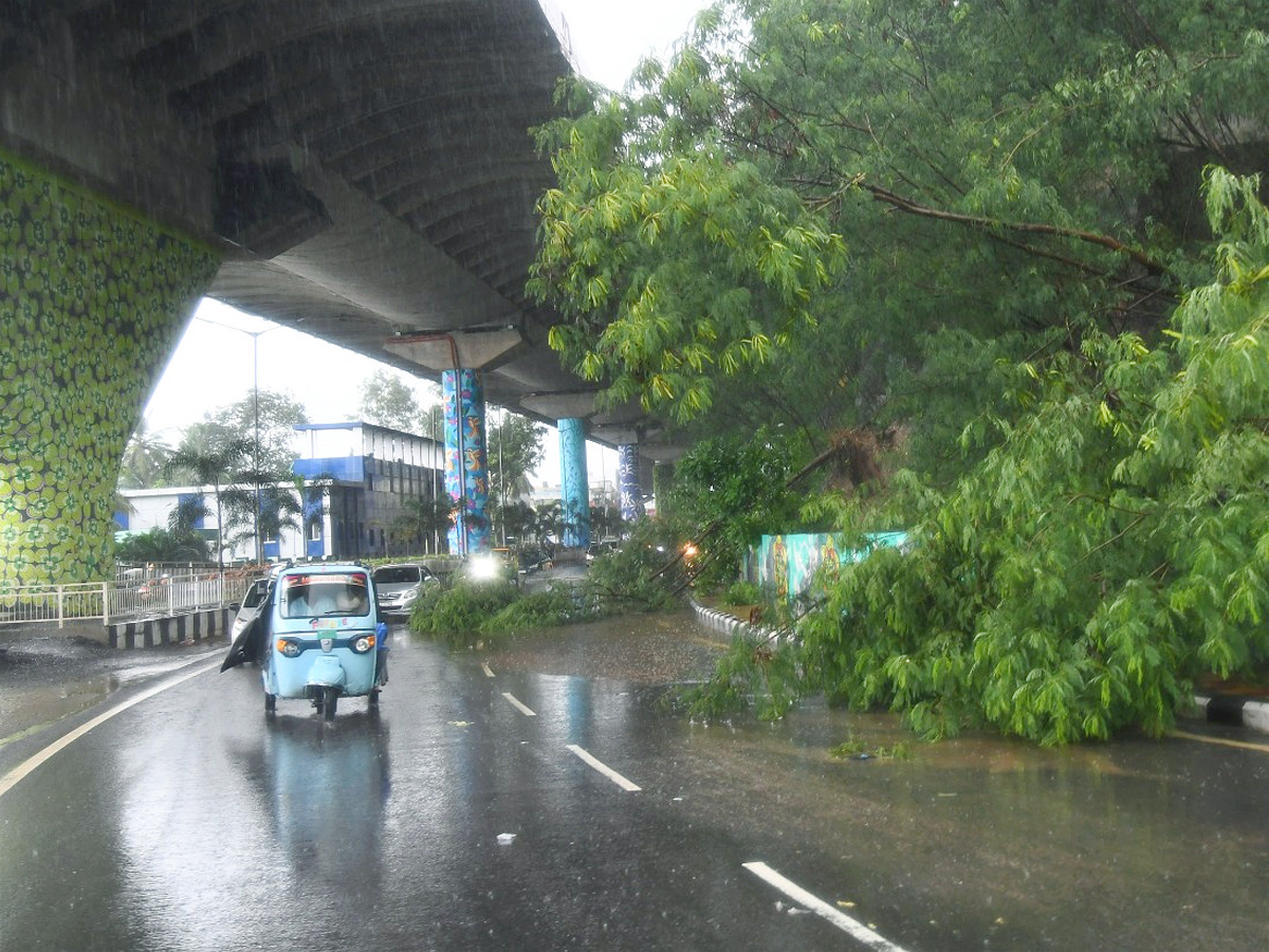 Heavy rains cause disruption in several parts of Andhra Pradesh Photos26
