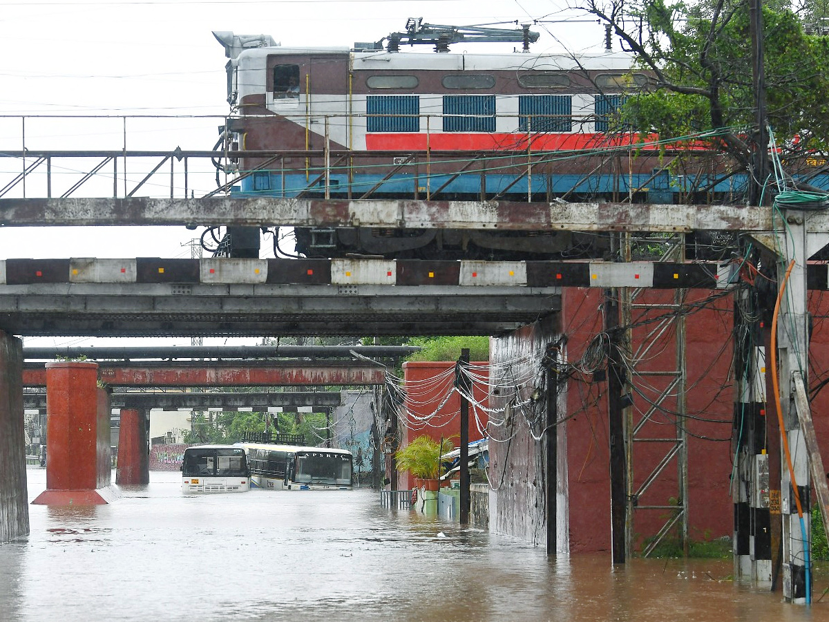 Heavy rains cause disruption in several parts of Andhra Pradesh Photos7