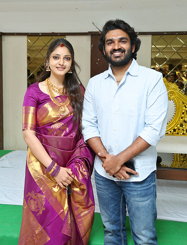 Kiran Abbavaram and Rahasya Gorak First Appearance Photos13