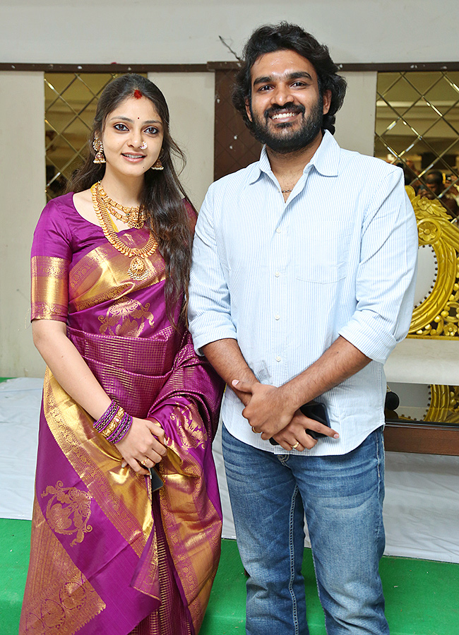 Kiran Abbavaram and Rahasya Gorak First Appearance Photos5
