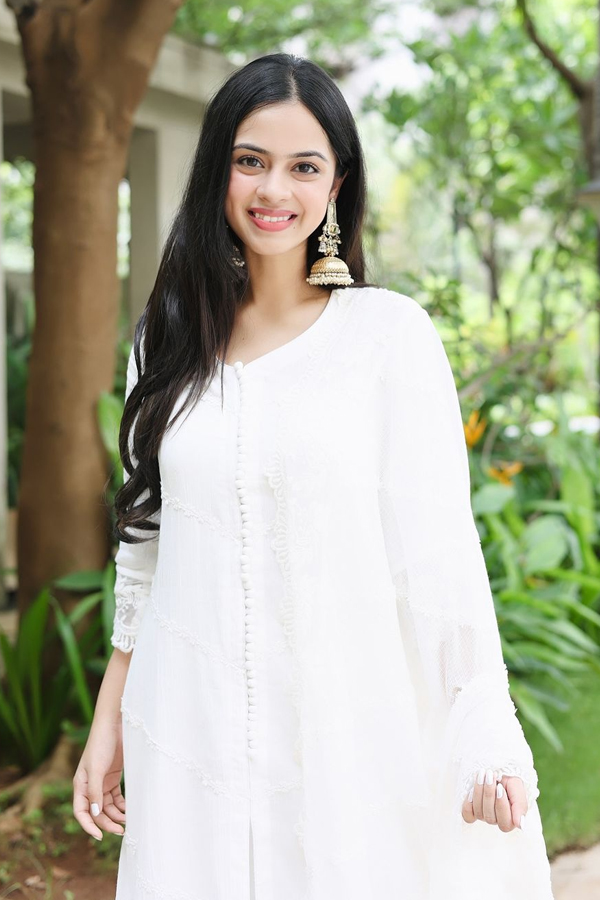 Laapataa Ladies Fame Nitanshi Goel Beautiful Photos In White Dress11