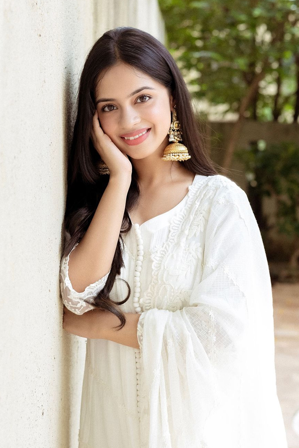 Laapataa Ladies Fame Nitanshi Goel Beautiful Photos In White Dress3