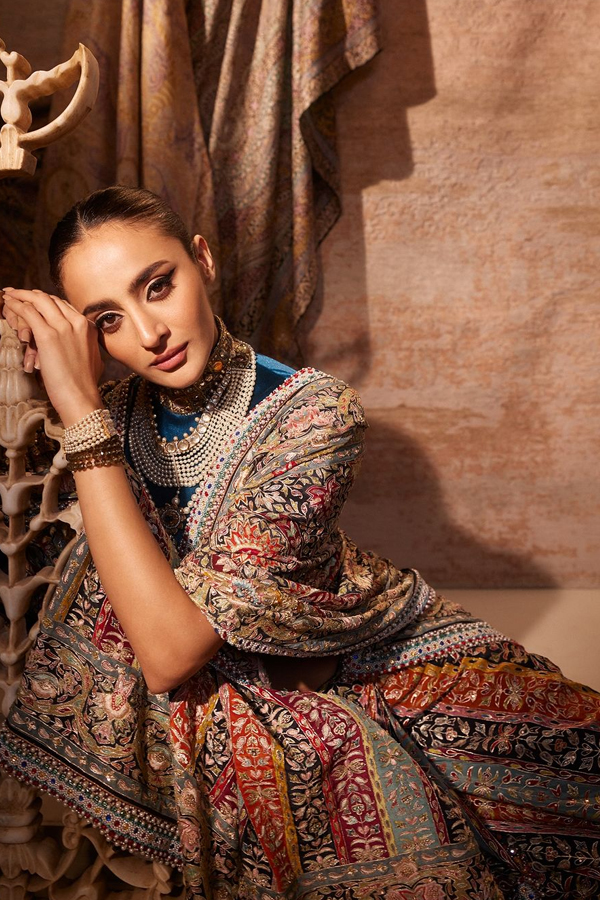 Tarun Tahilianis Amazing Bridal Collection Photos12