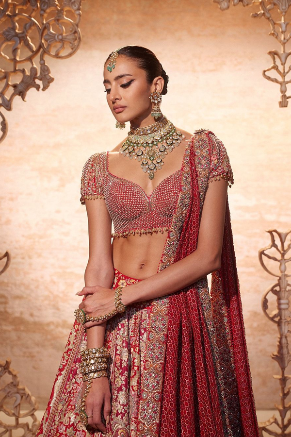 Tarun Tahilianis Amazing Bridal Collection Photos3