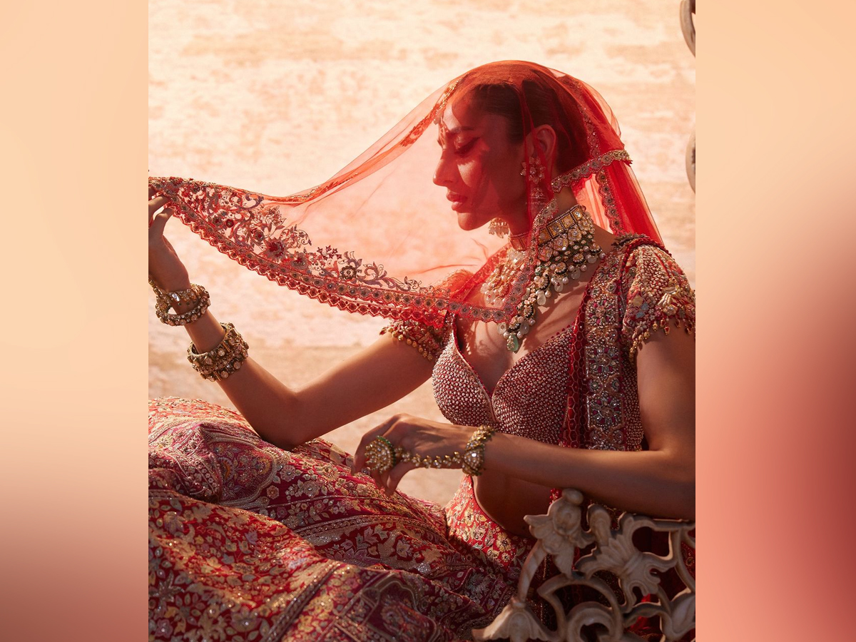 Tarun Tahilianis Amazing Bridal Collection Photos5