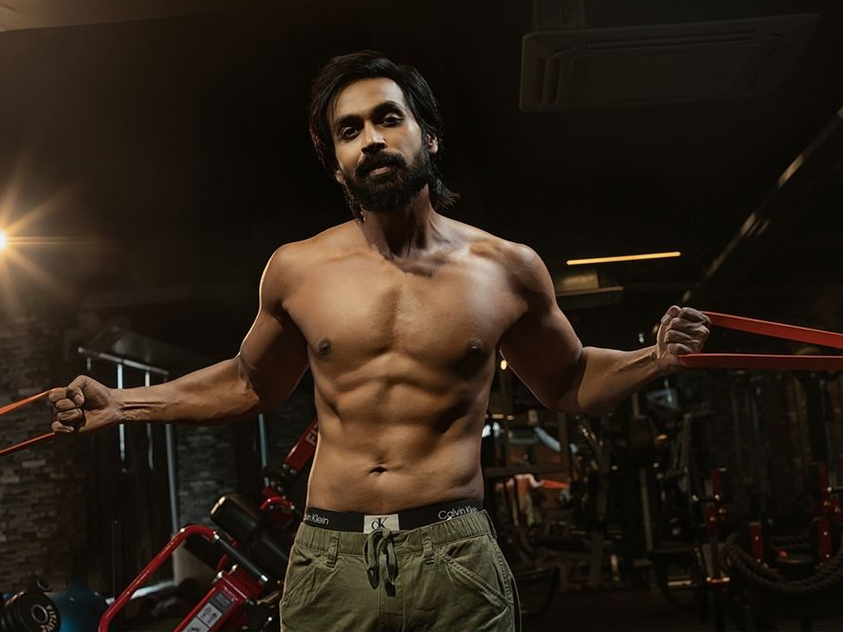 Bigg Boss Maanas Transformation With Six Pack Within One Year, Then And Now Photos Viral6