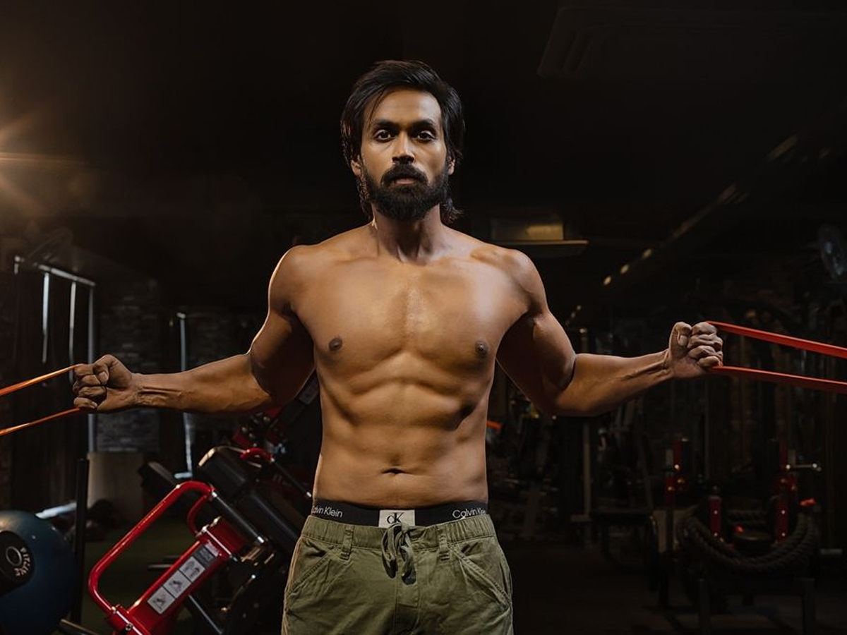 Bigg Boss Maanas Transformation With Six Pack Within One Year, Then And Now Photos Viral7