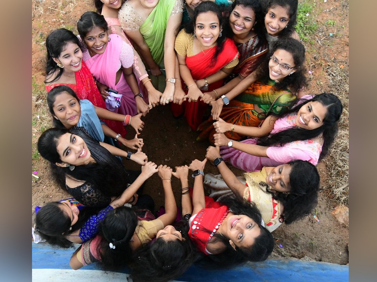 Students Buzz At Visakha Beach On Friendship Day6