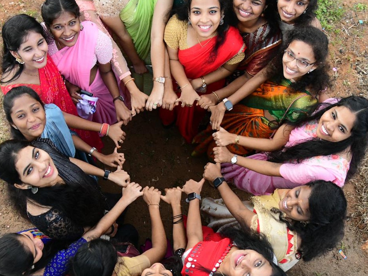 Students Buzz At Visakha Beach On Friendship Day7