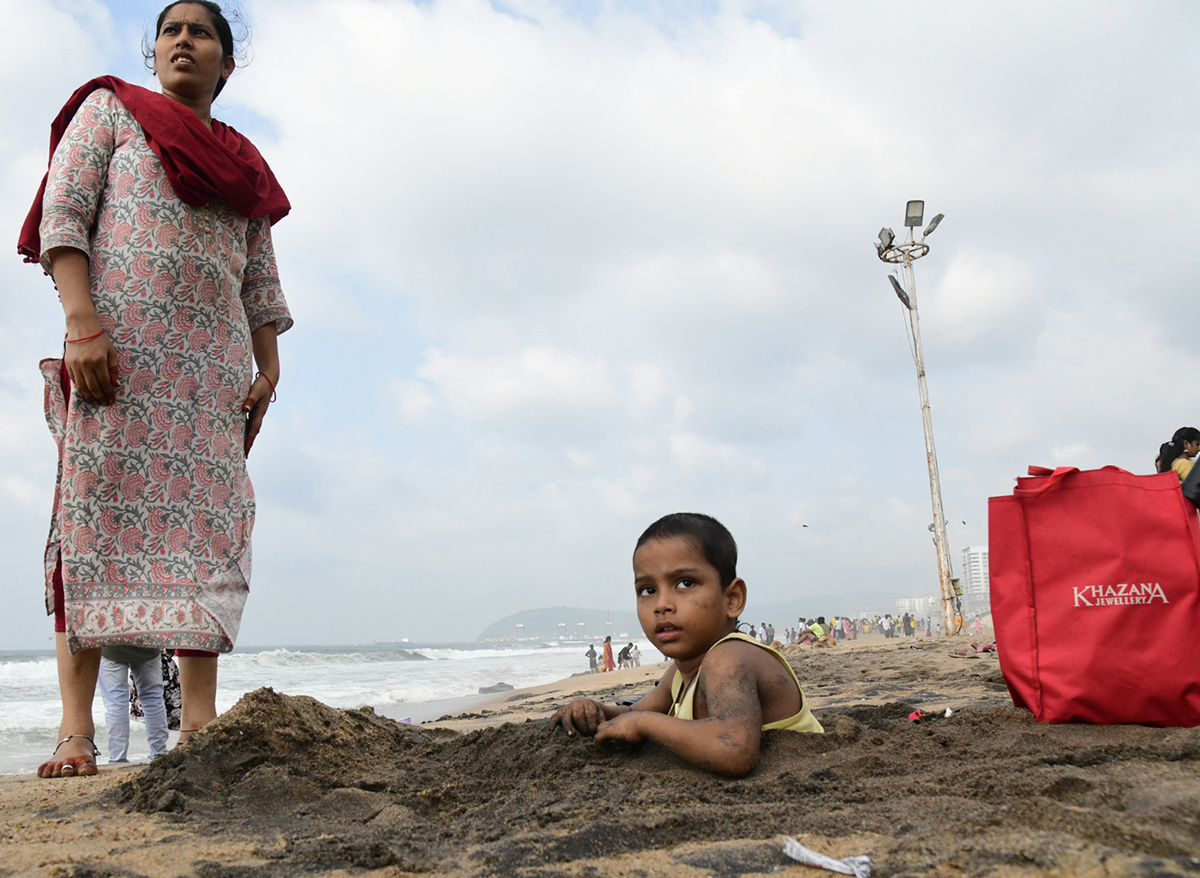 friendship day celebrations at visakhapatnam beach Photos15