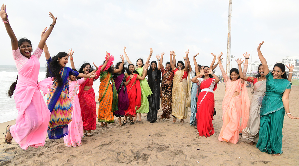 friendship day celebrations at visakhapatnam beach Photos19