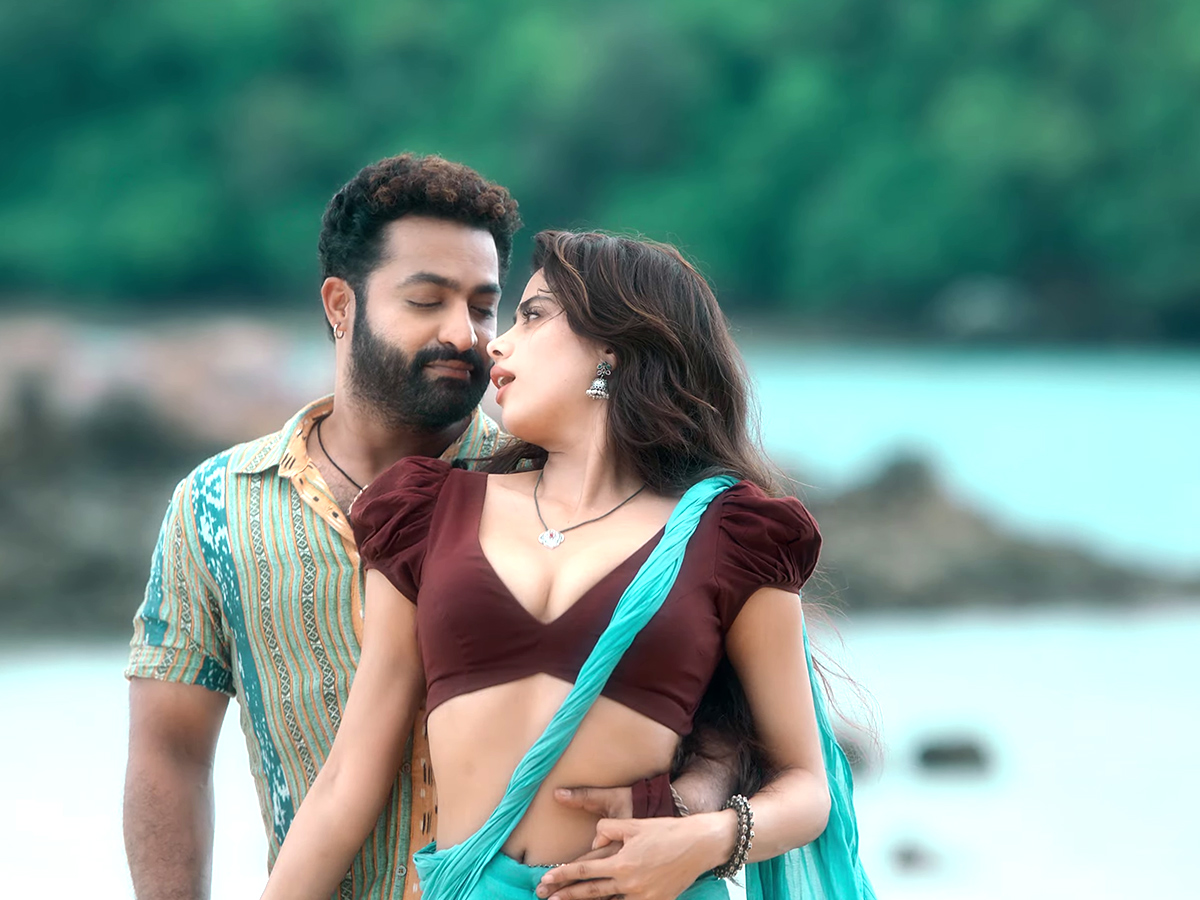 Jr NTR And Janhvi Kapoor Devara 2nd Song 1