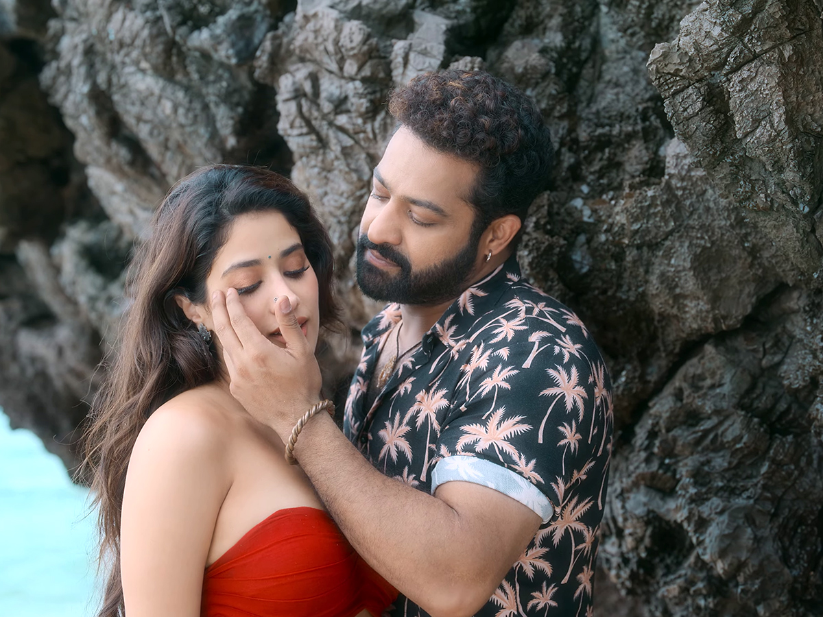 Jr NTR And Janhvi Kapoor Devara 2nd Song 10