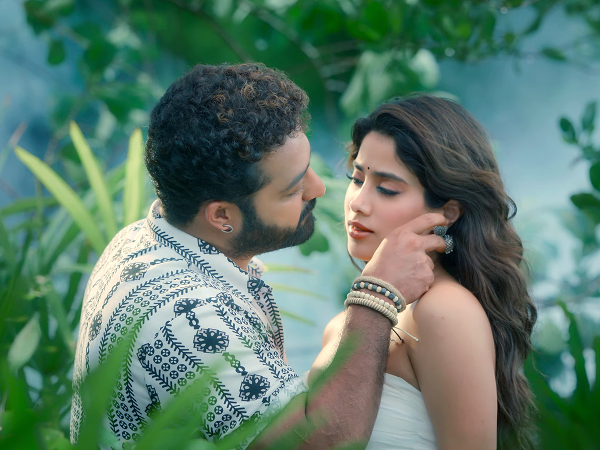 Jr NTR And Janhvi Kapoor Devara 2nd Song 11