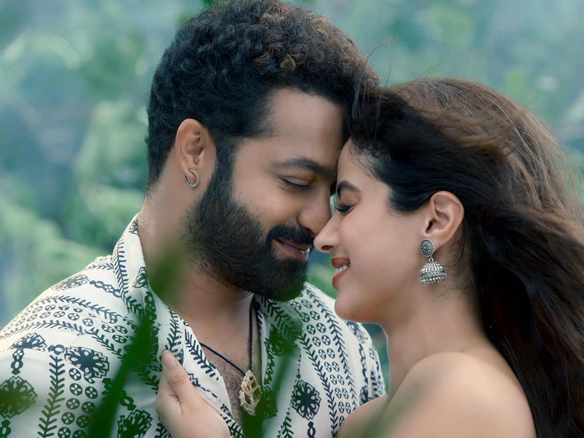 Jr NTR And Janhvi Kapoor Devara 2nd Song 2