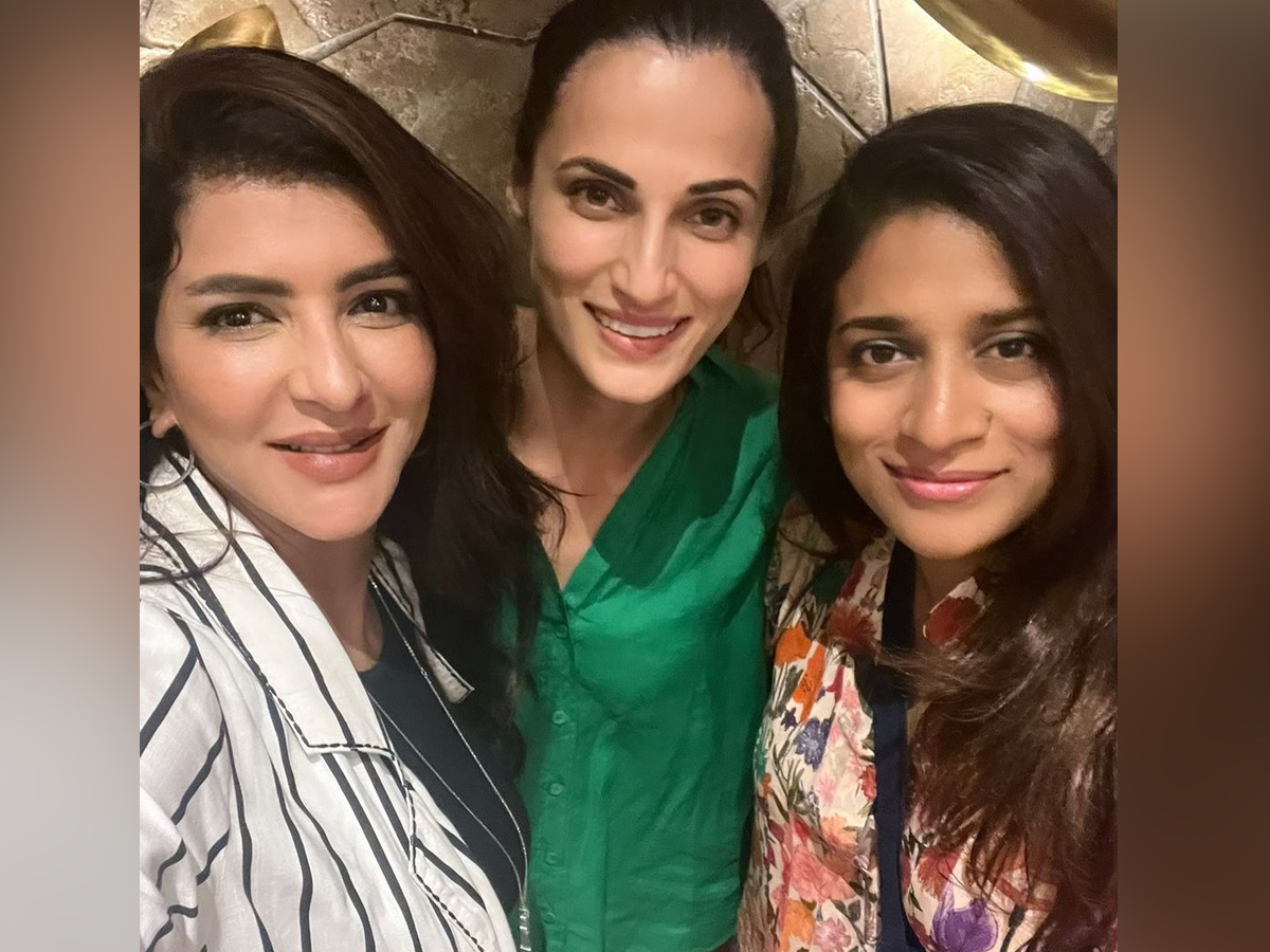 Manchu Lakshmi Shares Friendship Day Special Pics5