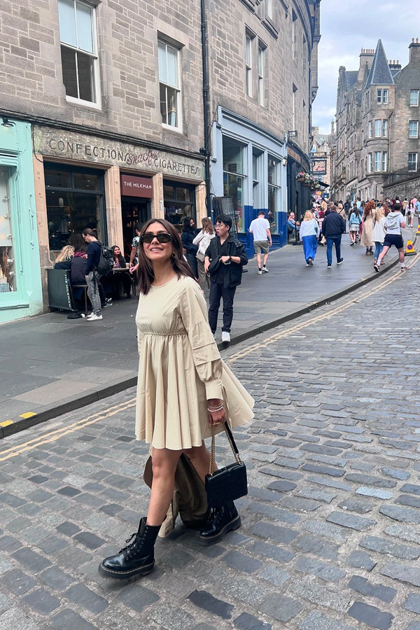 Actress Mrunal Thakur Enjoying Her Vacation In Scotland Photos8