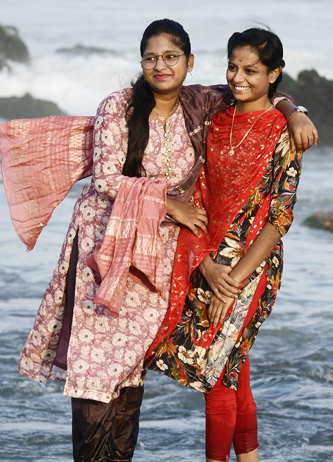 friendship day celebrations at visakhapatnam beach Photos11