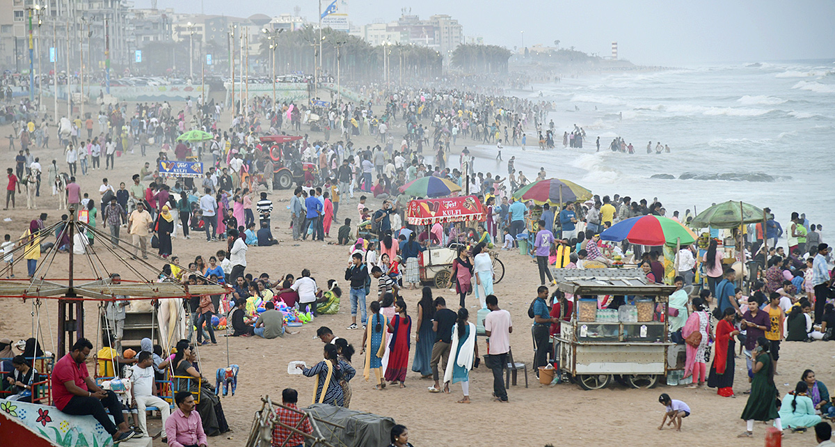 friendship day celebrations at visakhapatnam beach Photos2