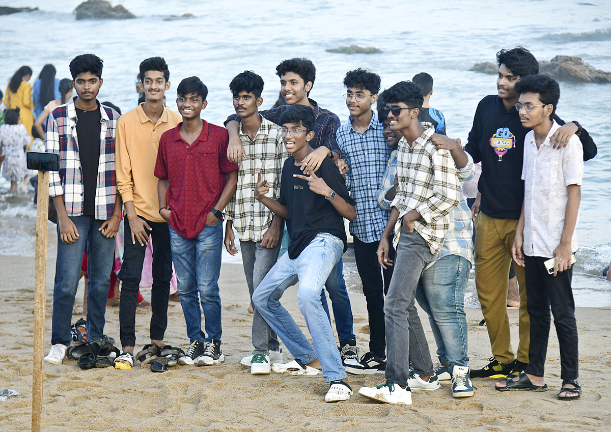 friendship day celebrations at visakhapatnam beach Photos5