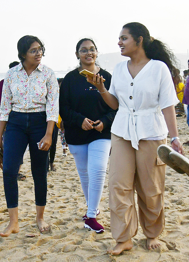 friendship day celebrations at visakhapatnam beach Photos7