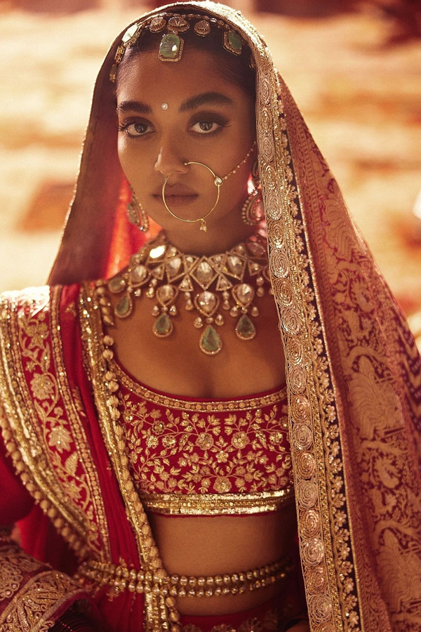 Manish Malhotra's Latest Styles For Brides Photos Viral15