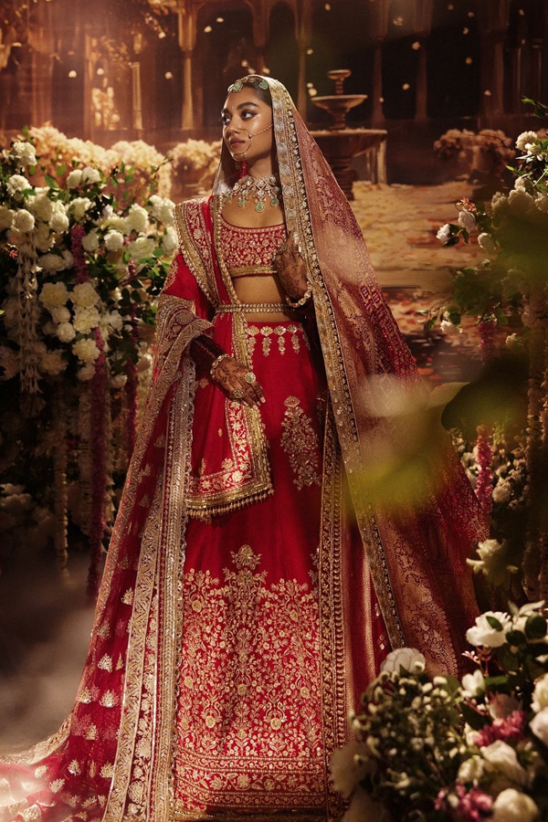 Manish Malhotra's Latest Styles For Brides Photos Viral16