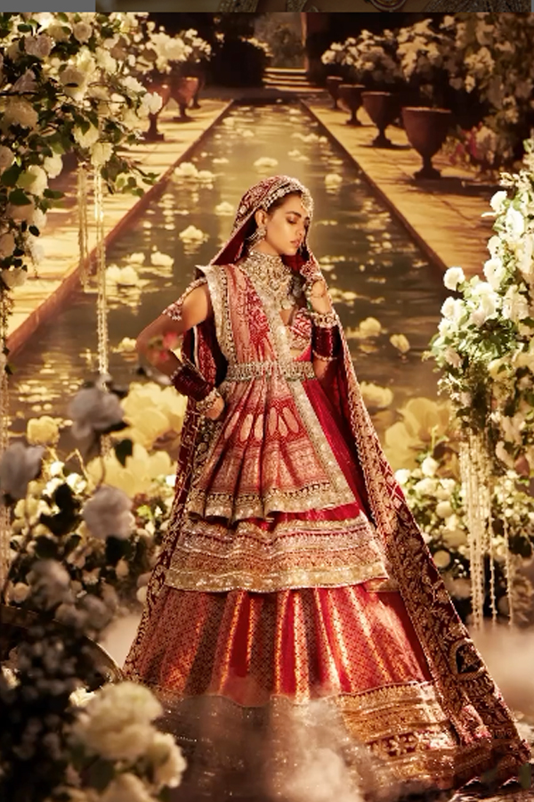 Manish Malhotra's Latest Styles For Brides Photos Viral17