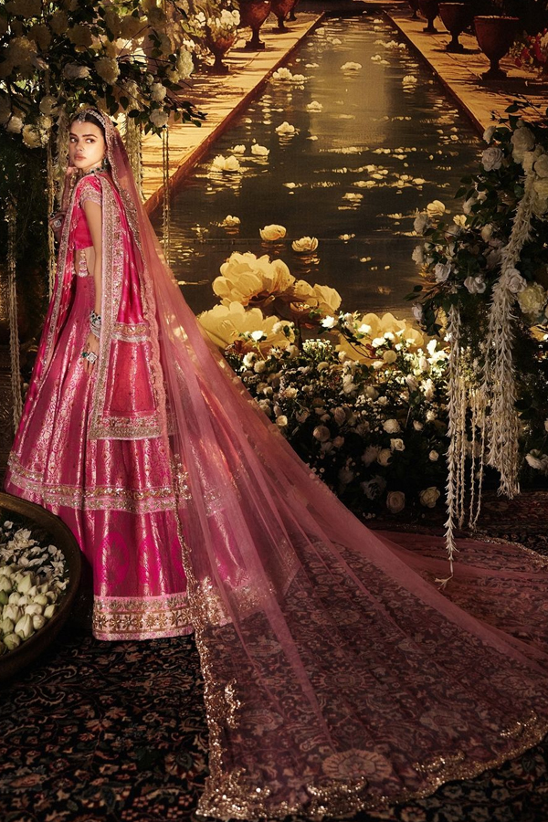 Manish Malhotra's Latest Styles For Brides Photos Viral5