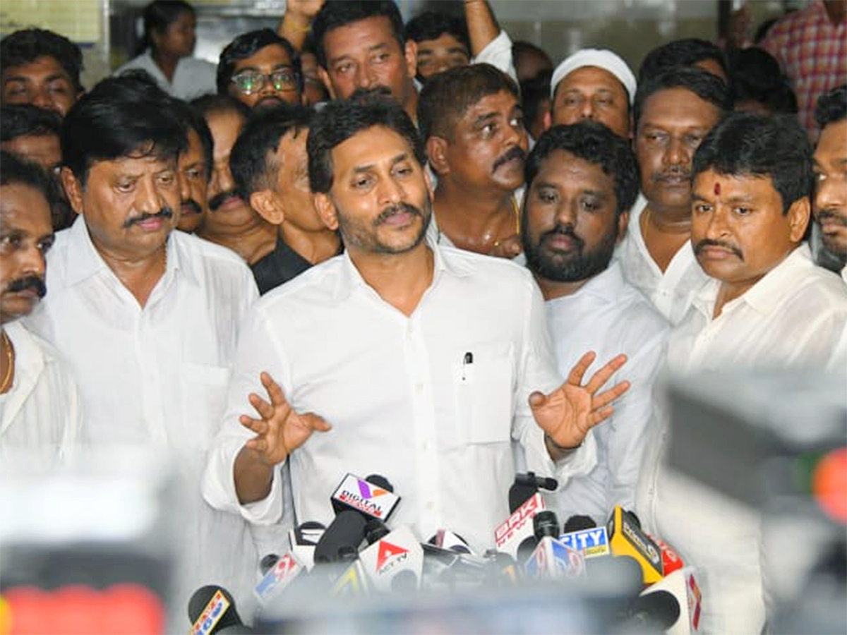 YS Jagan visits party activist at hospital Vijayawada5