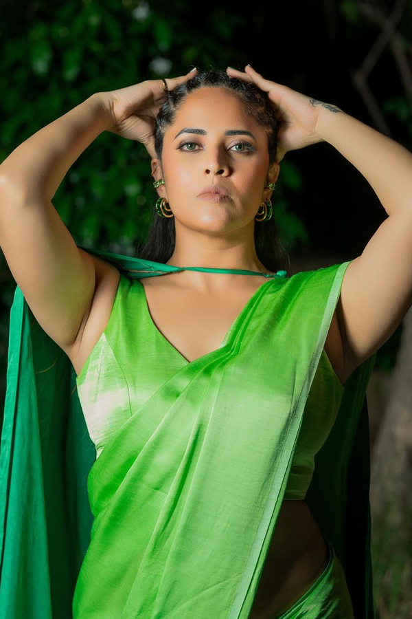 Anchor Anasuya Bharadwaj Stunning Photos In Green Saree3