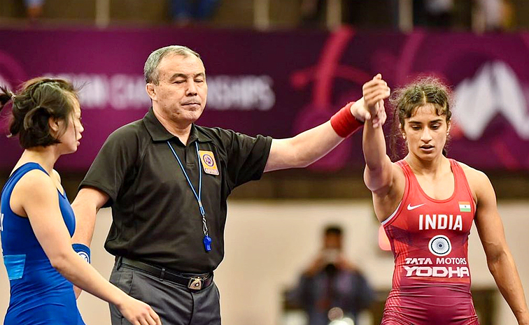 Indian Wrestler Vinesh Phogat Out Of Paris Olympics Over Weight Photos11