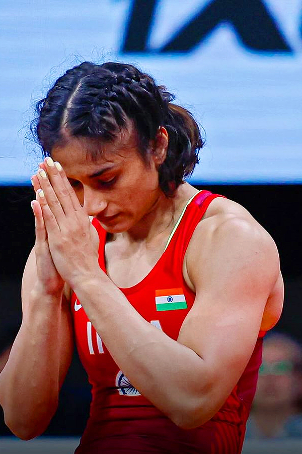 Indian Wrestler Vinesh Phogat Out Of Paris Olympics Over Weight Photos12
