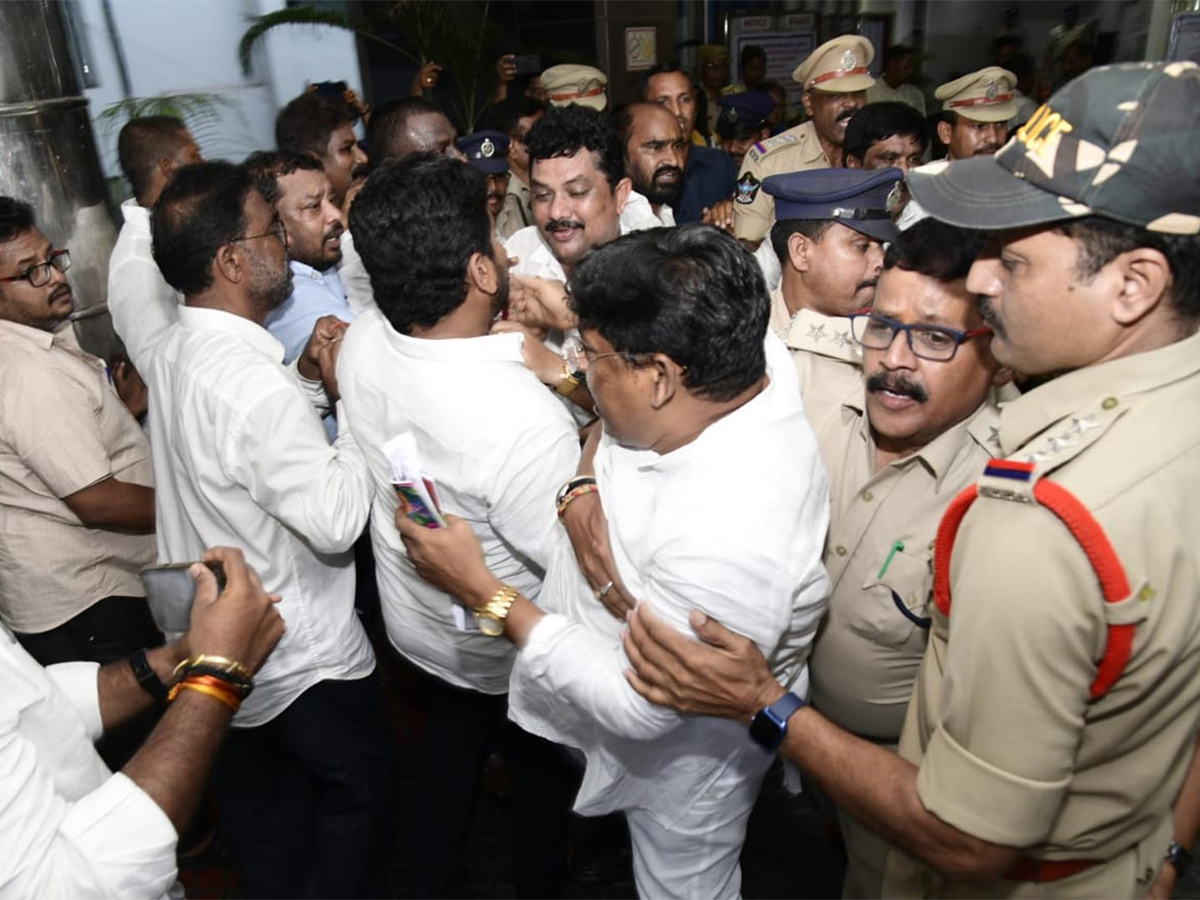 YSRCP Fights TDP Alliance Wrong Route GVMC Victory Photos1