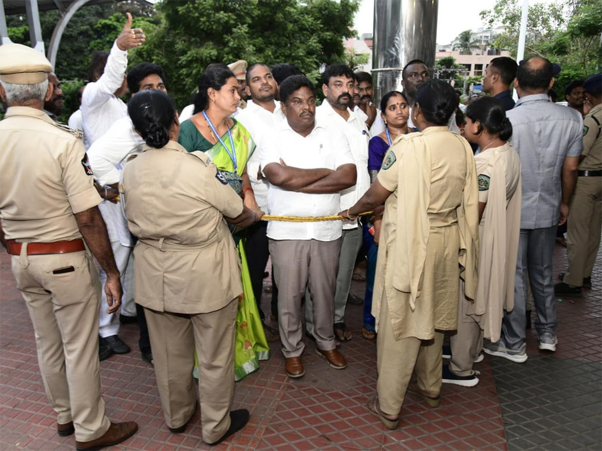 YSRCP Fights TDP Alliance Wrong Route GVMC Victory Photos11