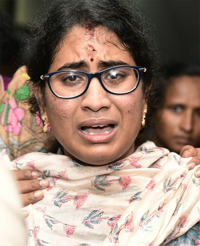 YSRCP Fights TDP Alliance Wrong Route GVMC Victory Photos12