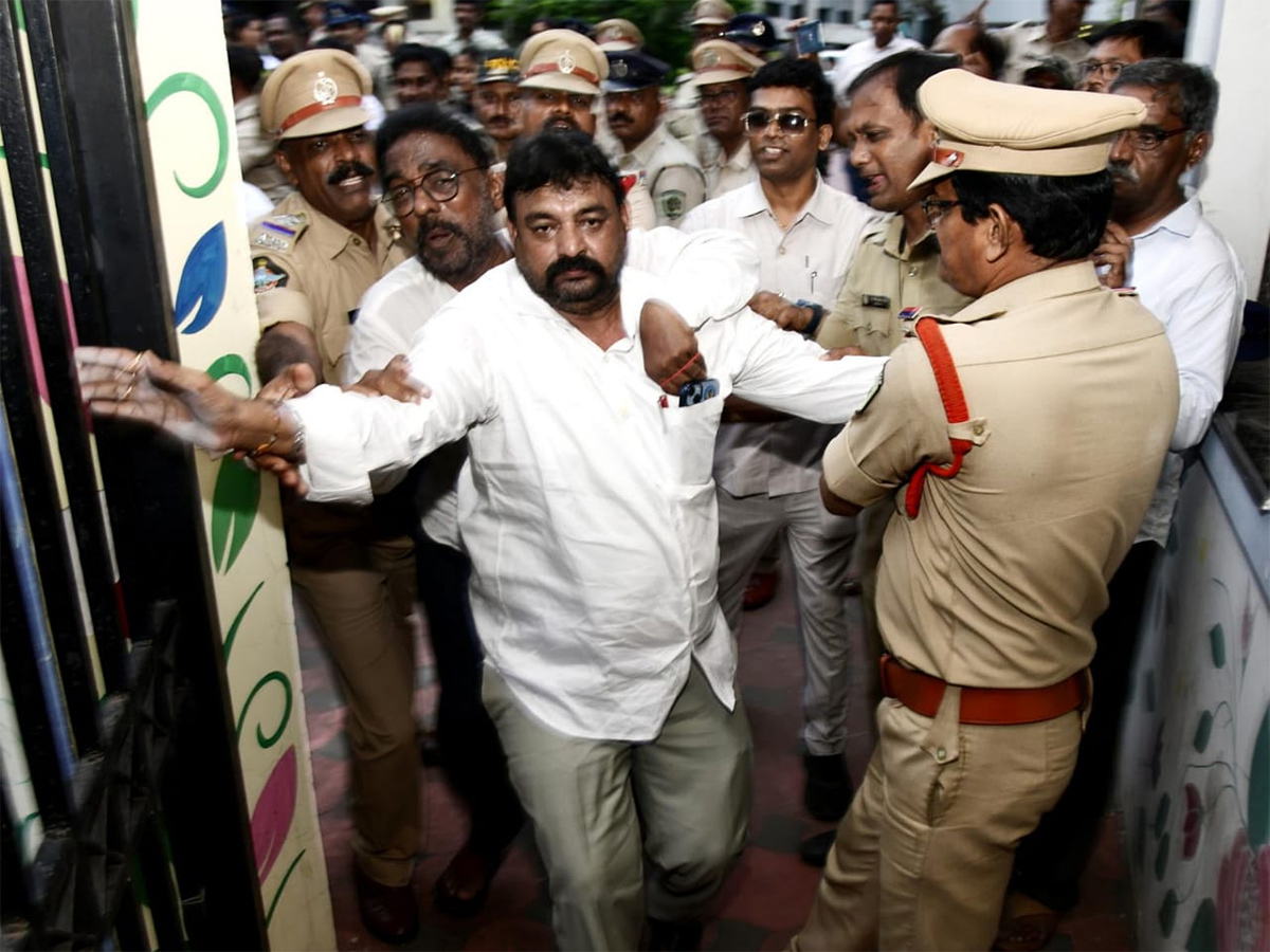 YSRCP Fights TDP Alliance Wrong Route GVMC Victory Photos19