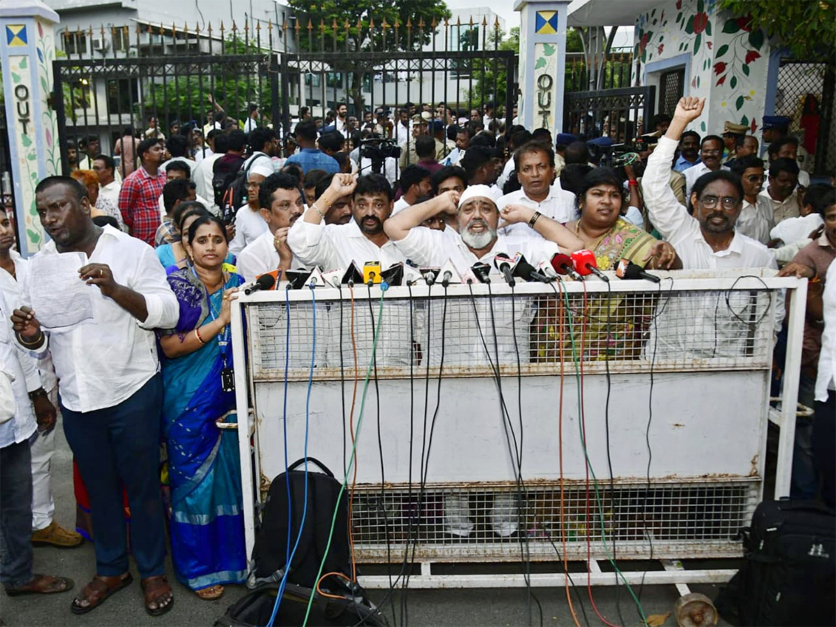 YSRCP Fights TDP Alliance Wrong Route GVMC Victory Photos20