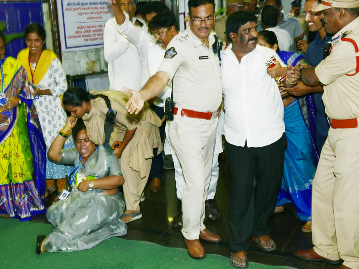 YSRCP Fights TDP Alliance Wrong Route GVMC Victory Photos5