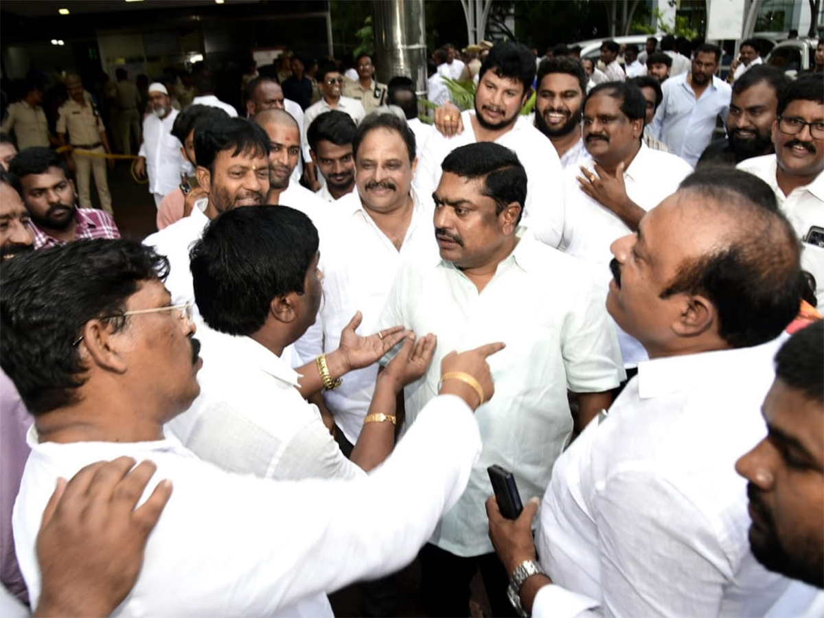 YSRCP Fights TDP Alliance Wrong Route GVMC Victory Photos7