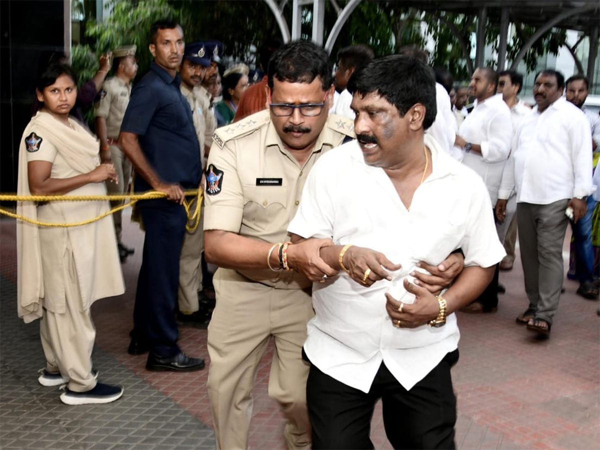 YSRCP Fights TDP Alliance Wrong Route GVMC Victory Photos9