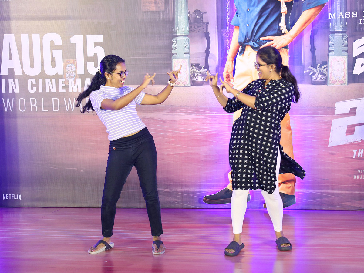 Hero Ravi Teja Mr Bachchan Trailer Launch Event Photos14