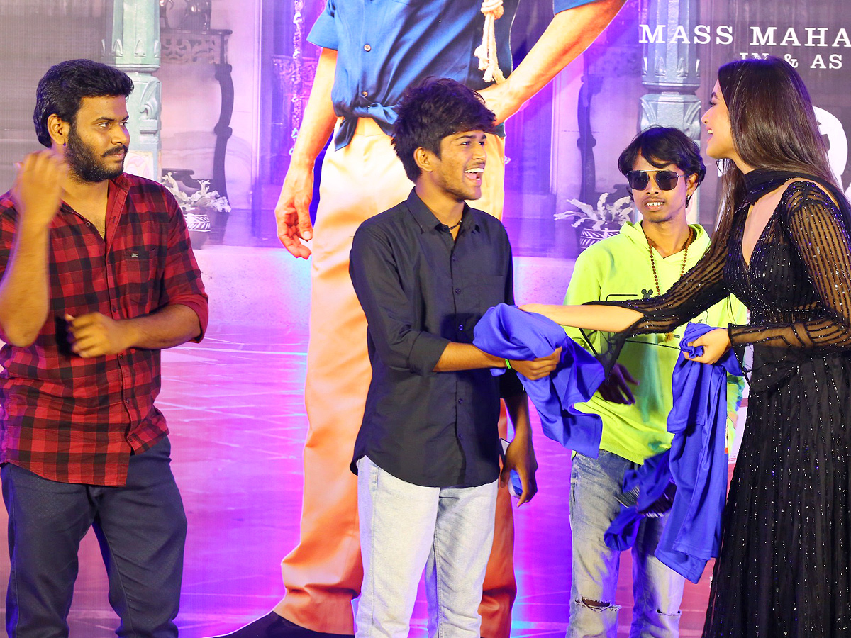 Hero Ravi Teja Mr Bachchan Trailer Launch Event Photos8