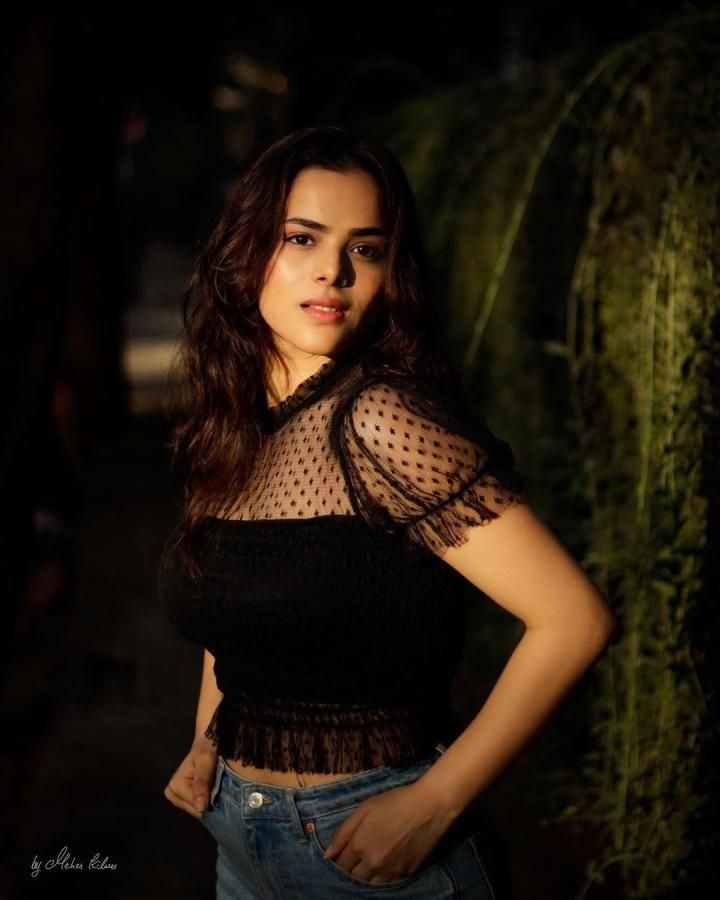 Kriti Garg Hd Photos Goes Viral10