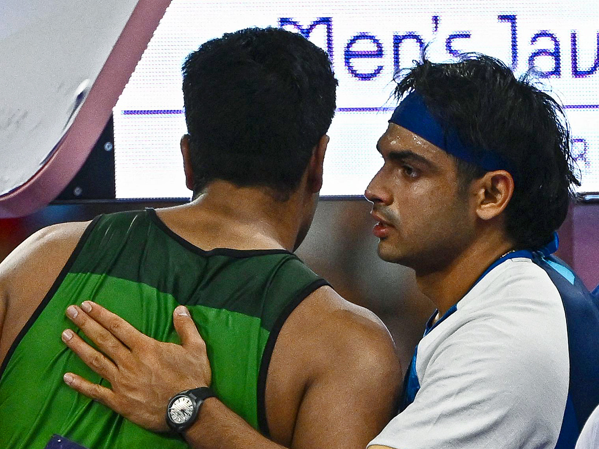 Neeraj Chopra wins silver in mens javelin, India bag hockey bronze Photos10