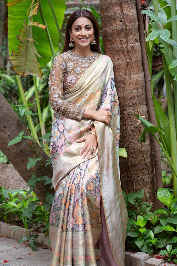 Shriya Saran Looks Like Sravana Lakshmi In Red Saree8