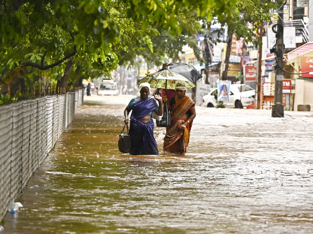 Heavy Rains And Floods In Vijayawada Photos Viral13
