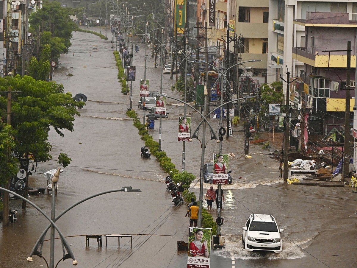 Heavy Rains And Floods In Vijayawada Photos Viral3