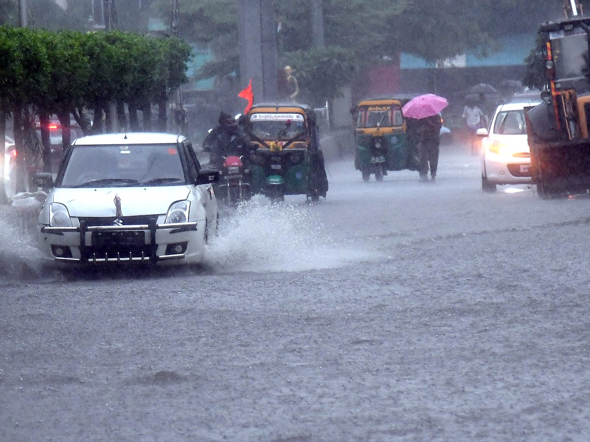 Heavy Rains And Floods In Vijayawada Photos Viral31